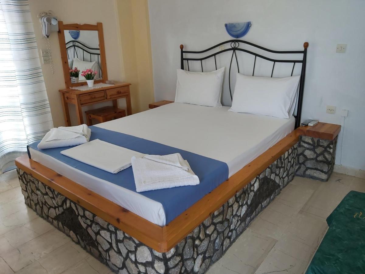 Stavros Beach Villas Perivolos  Esterno foto