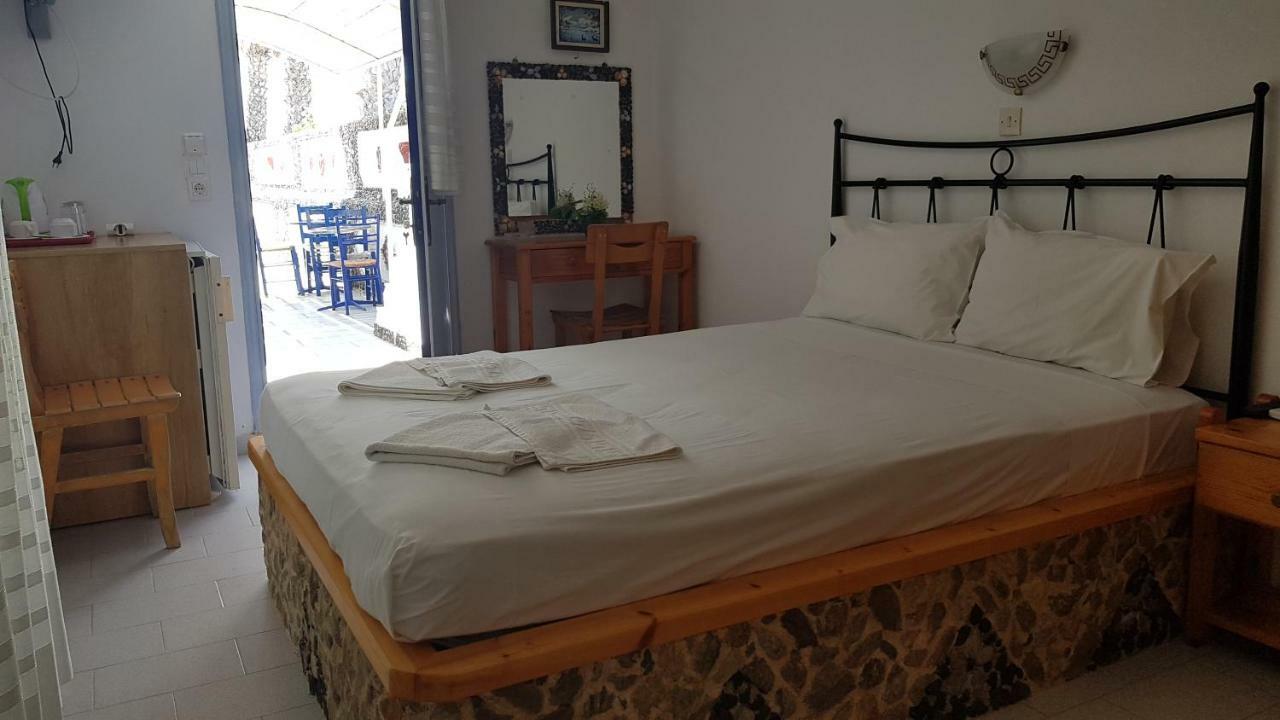 Stavros Beach Villas Perivolos  Esterno foto