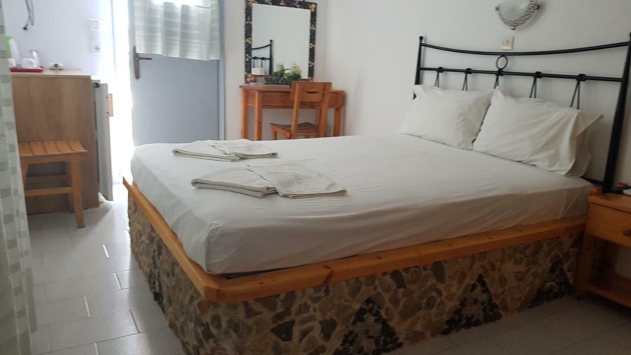 Stavros Beach Villas Perivolos  Esterno foto